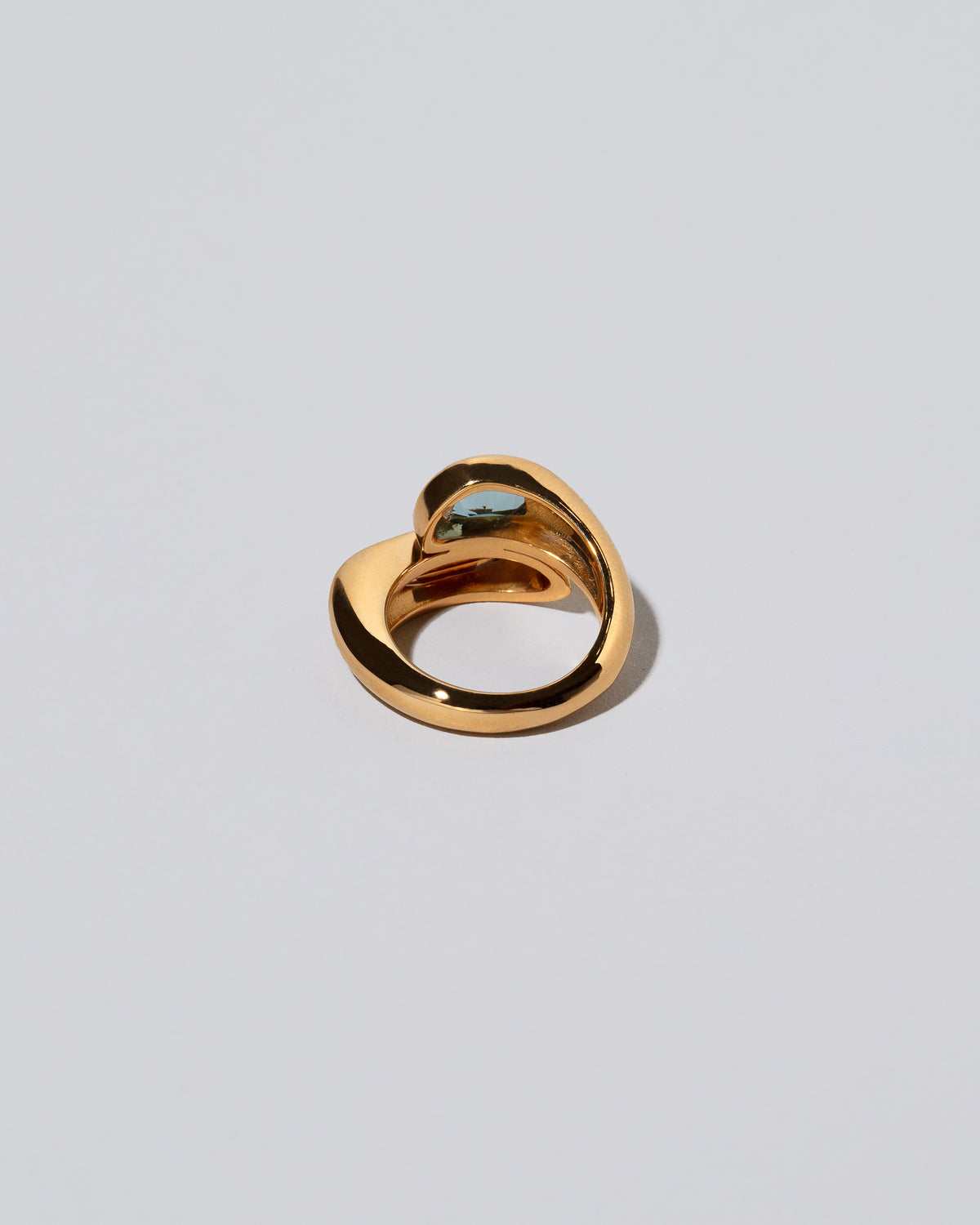 Two Dancers Ring on light color background.