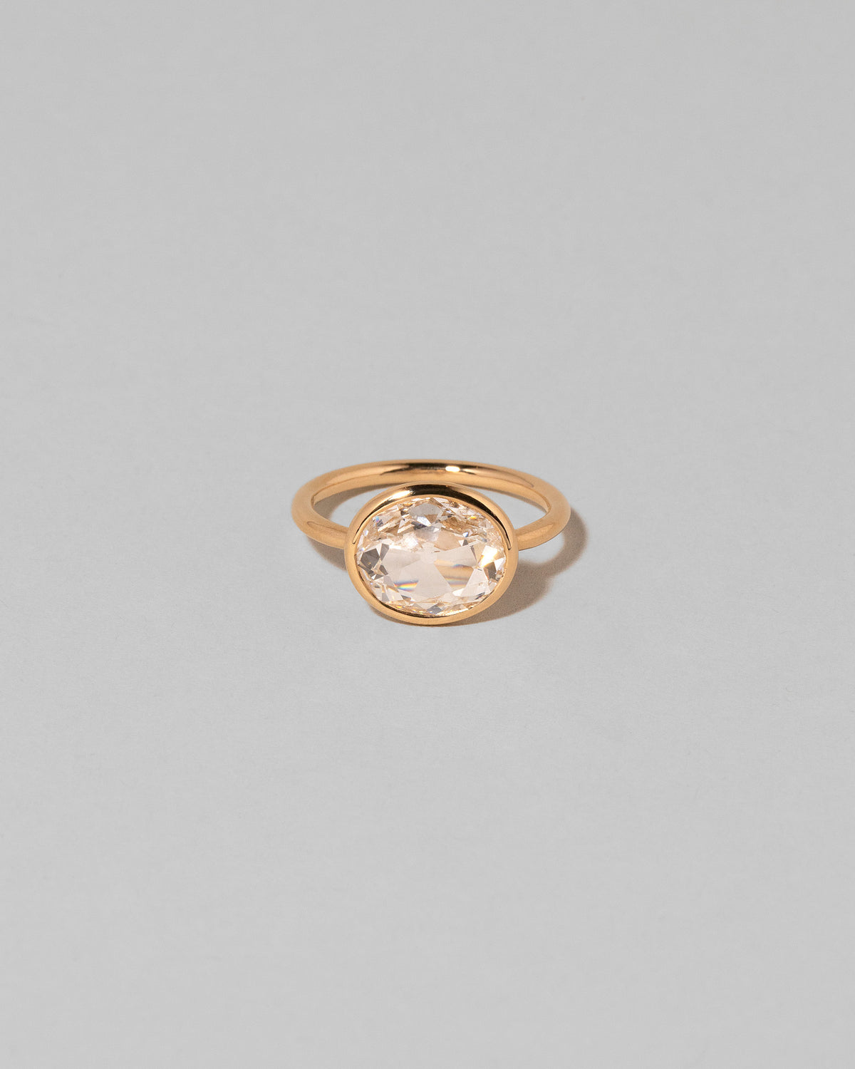 Gusher Diamond Ring 001 on light color background.