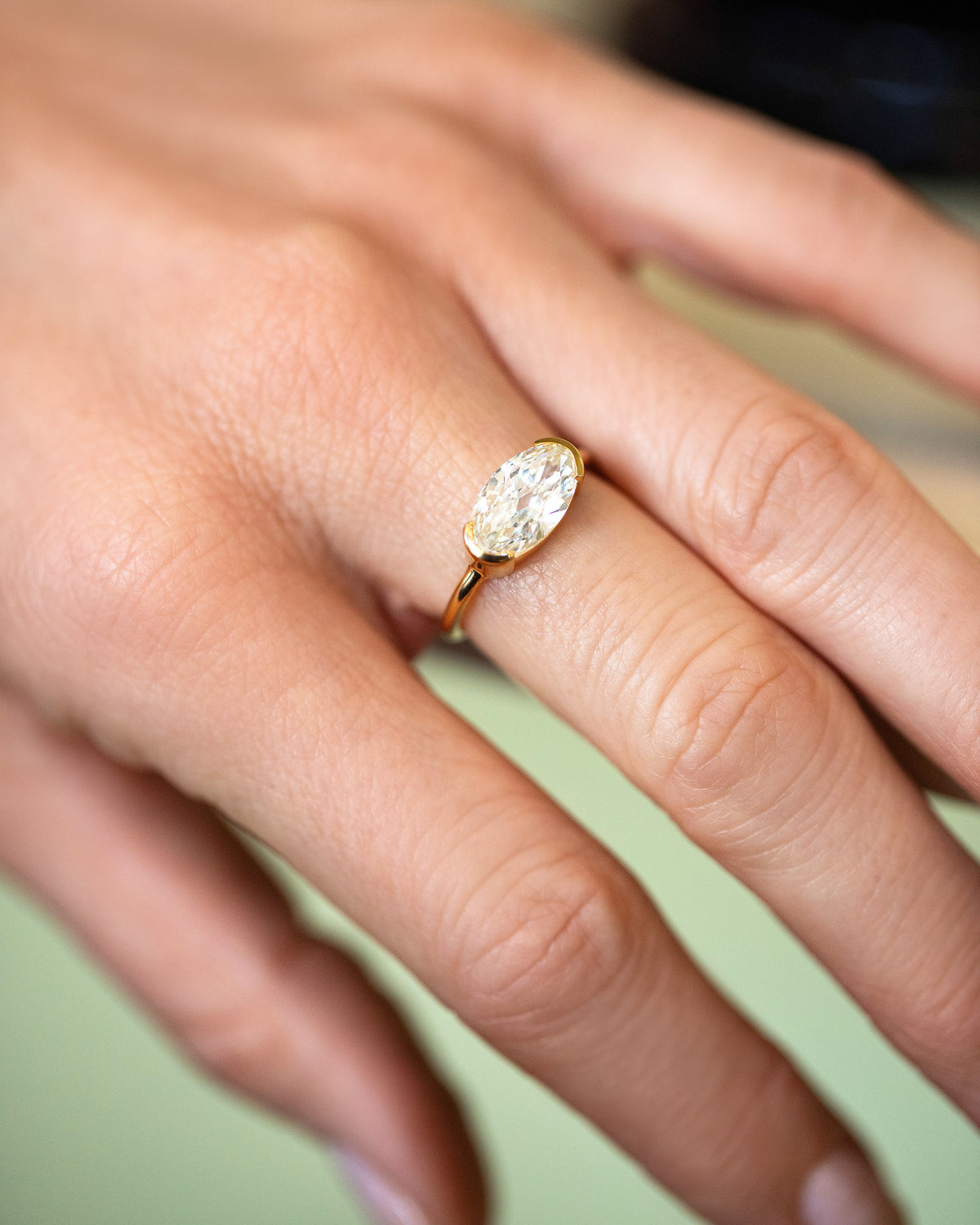 Past version of the Moval Diamond Transformation Ring on model.