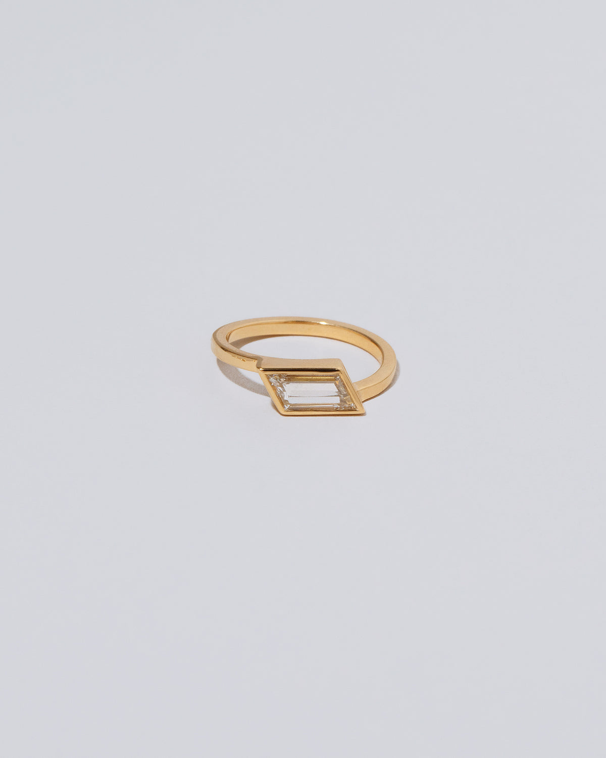 Soutenu Ring on light color background.