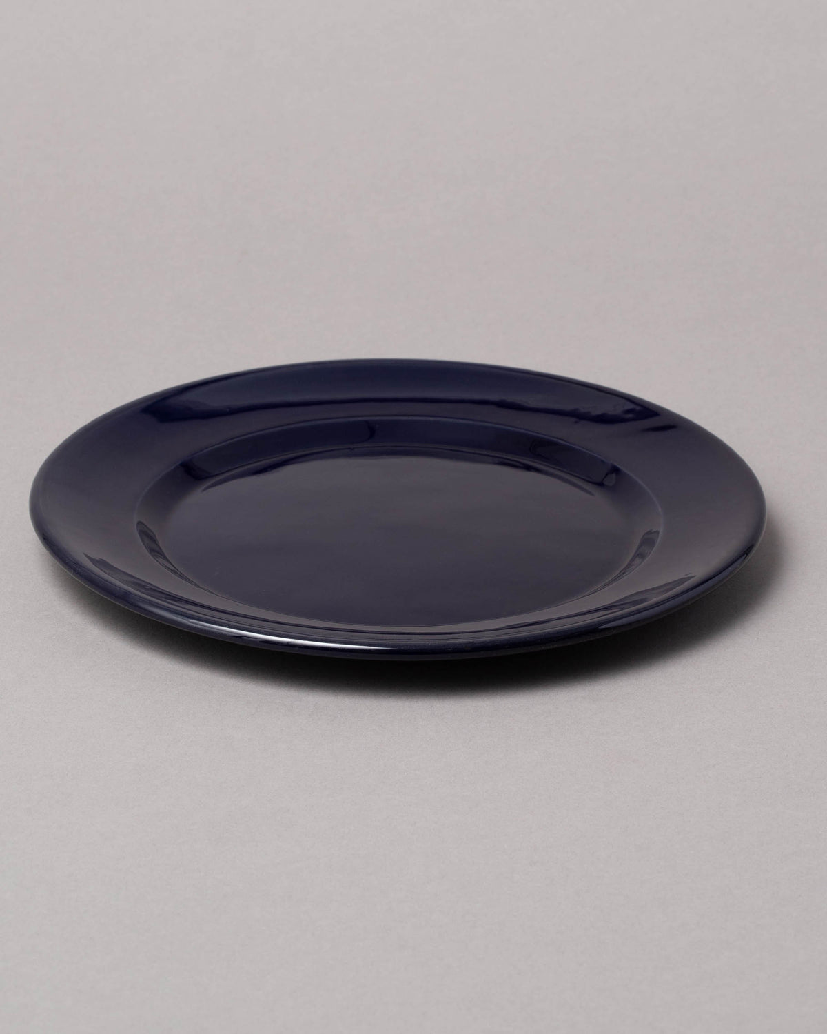 La Ceramica Vincenzo Del Monaco Midnight Large Dish on light color background.
