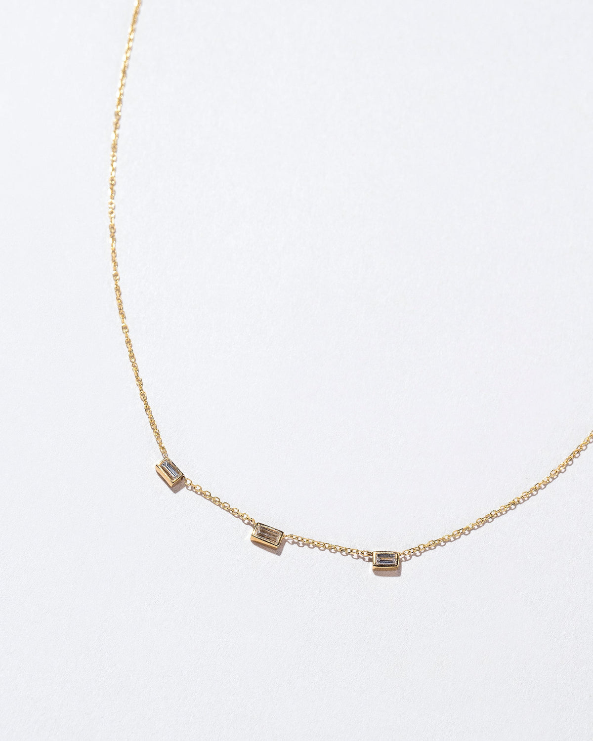  Vaeroy Necklace on light color background.