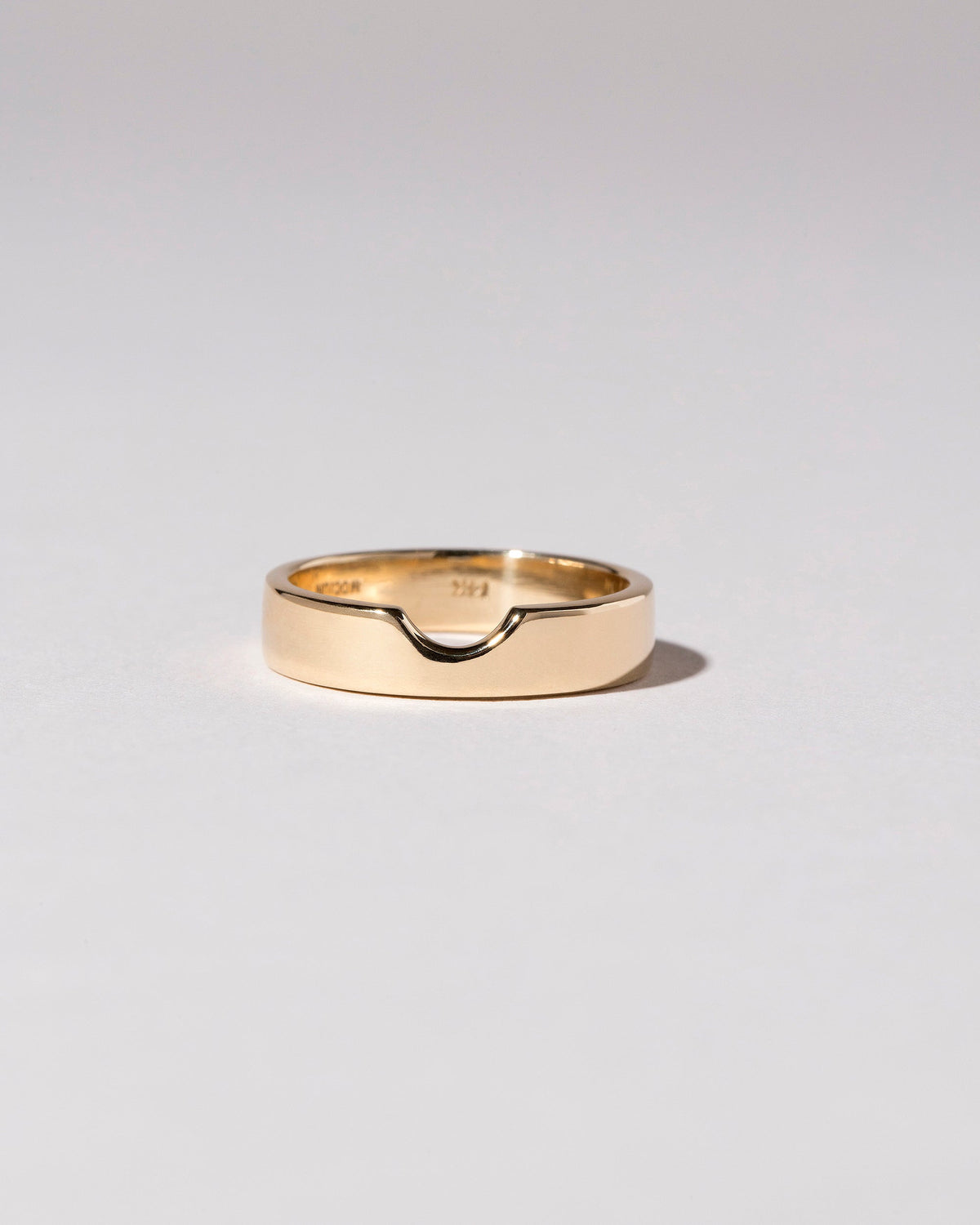  Half Moon Notch Band - 4mm on light color background.