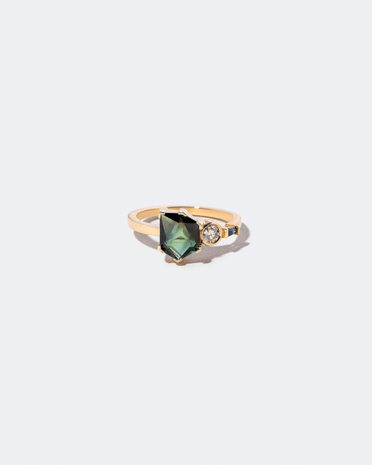  Contrast Ring on light color background.