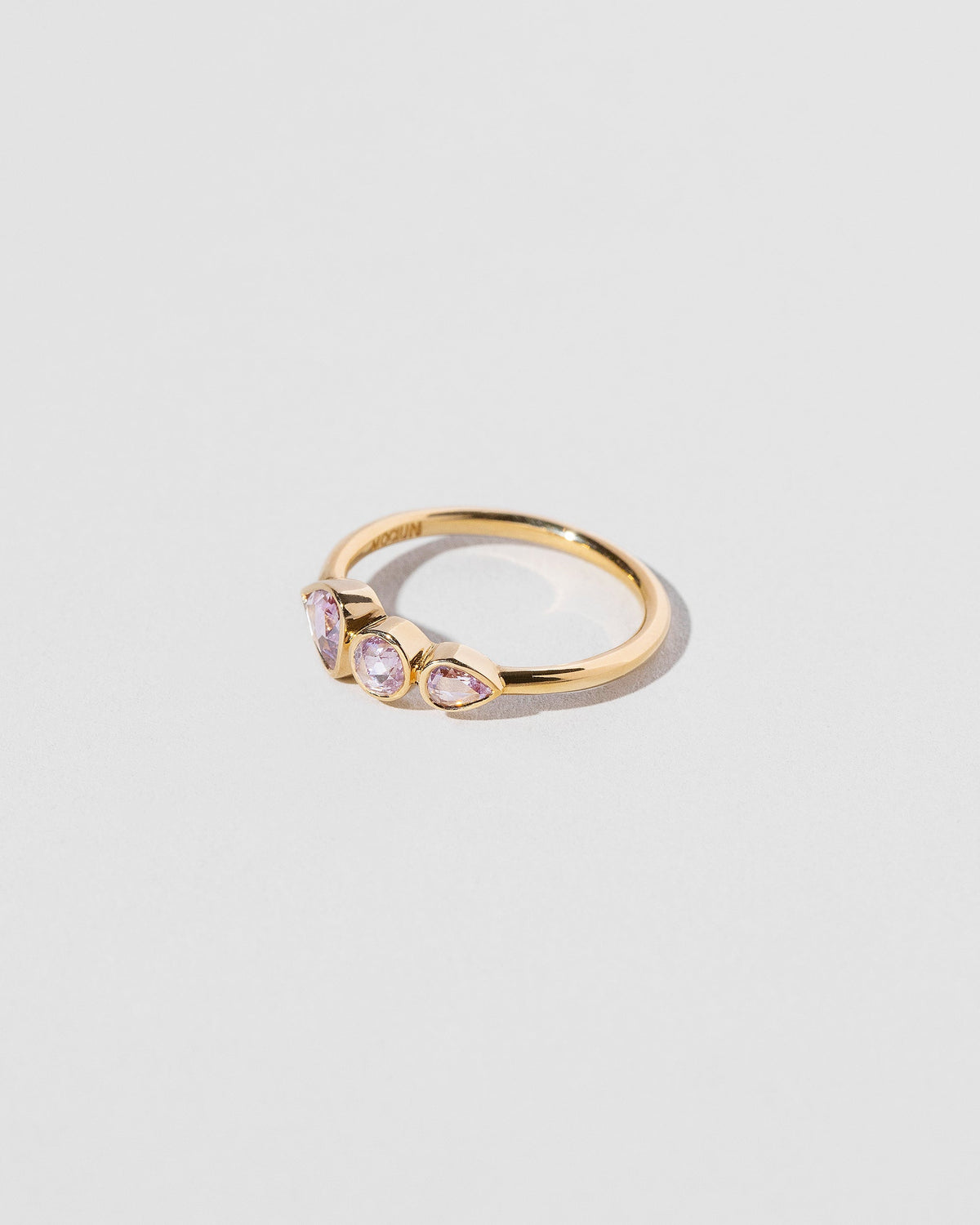  Pothos Ring on light color background.