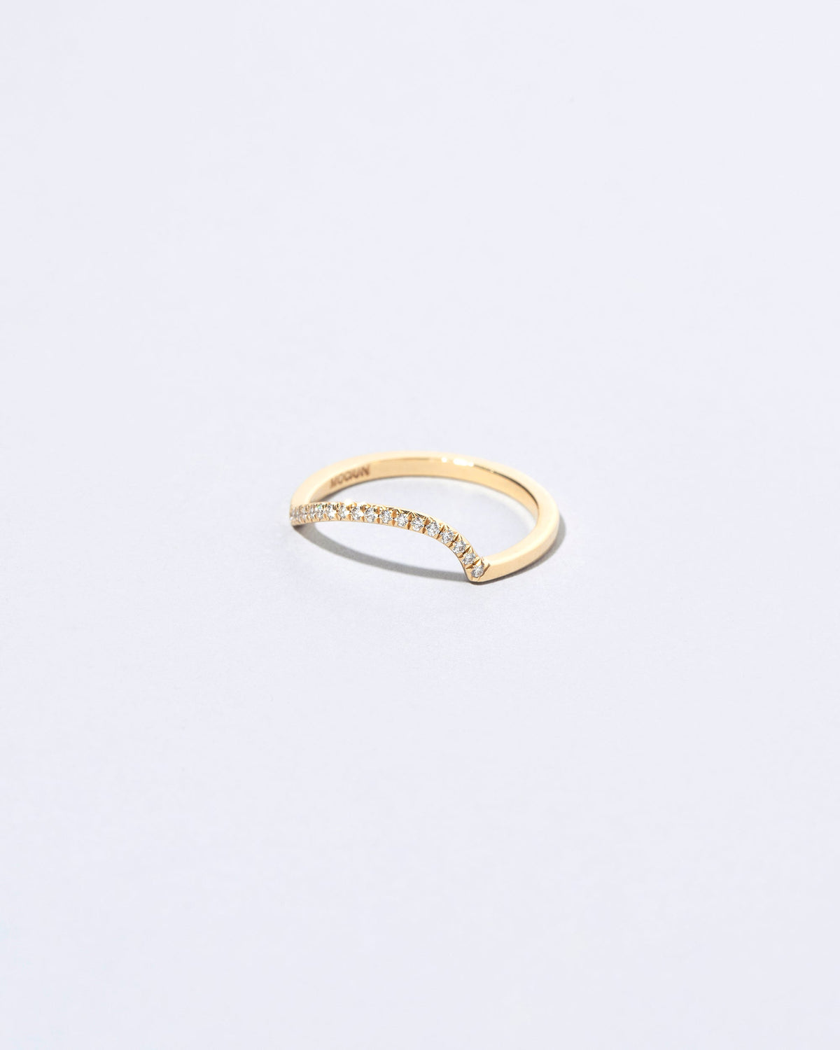  Right Slump Band - Pavé on light color background.