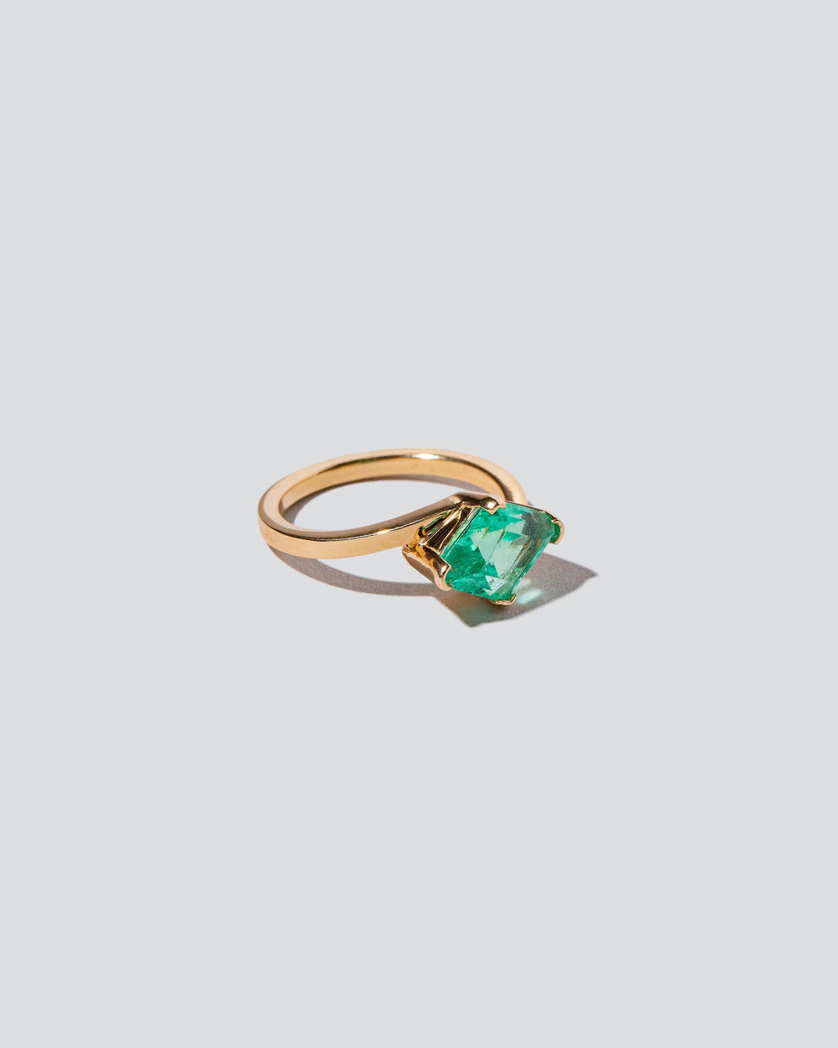 View from the side of the Anthias Ring on light color background.