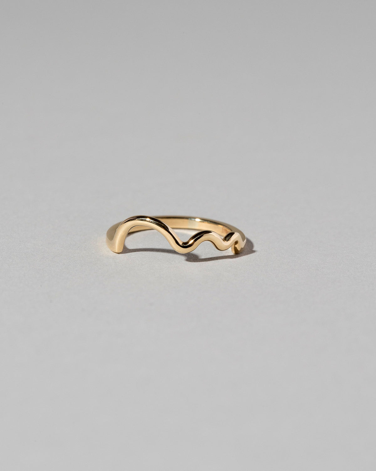 Squiggle Band - Solid on light color background.