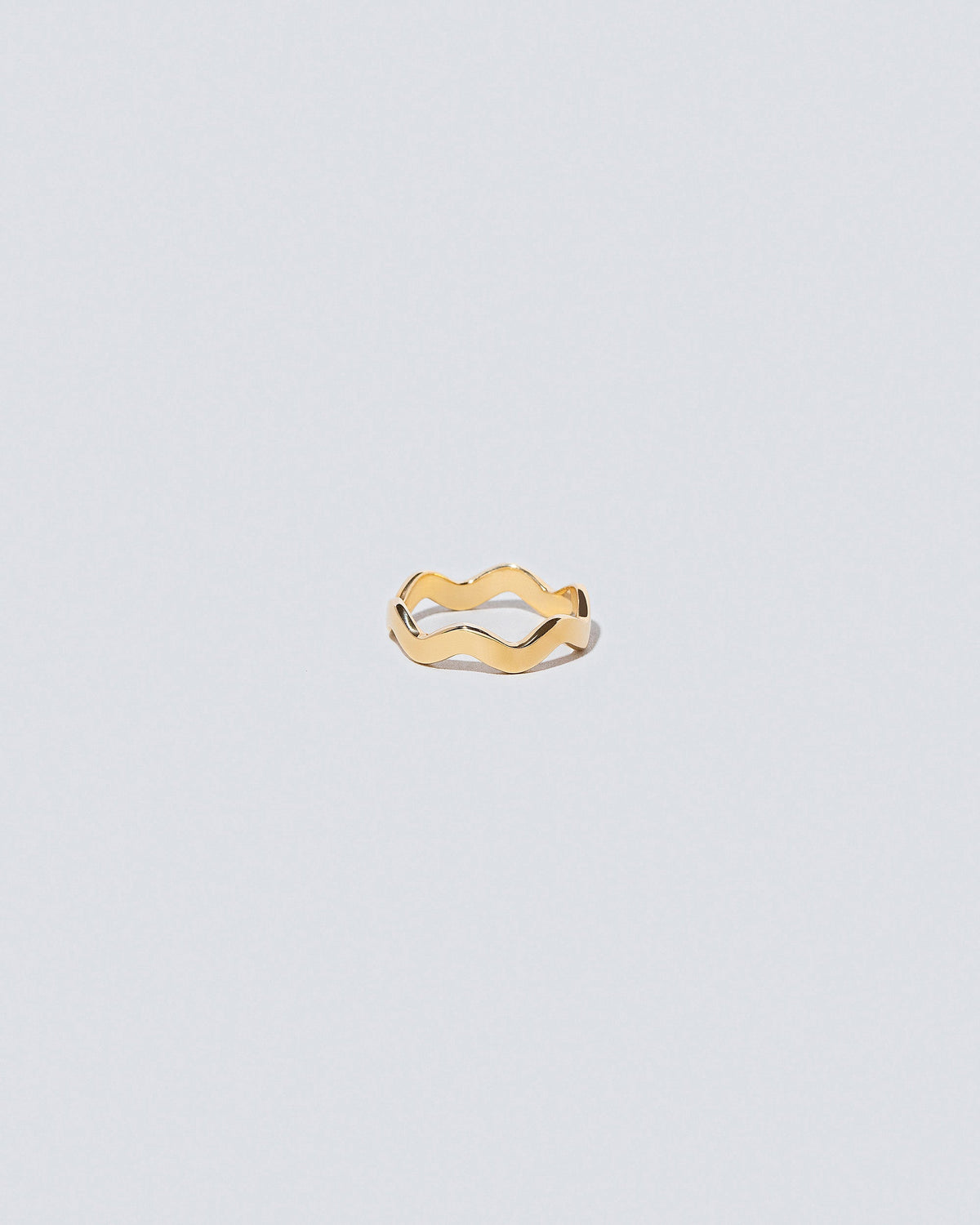 Gold 3mm Ripple Band on light color background.