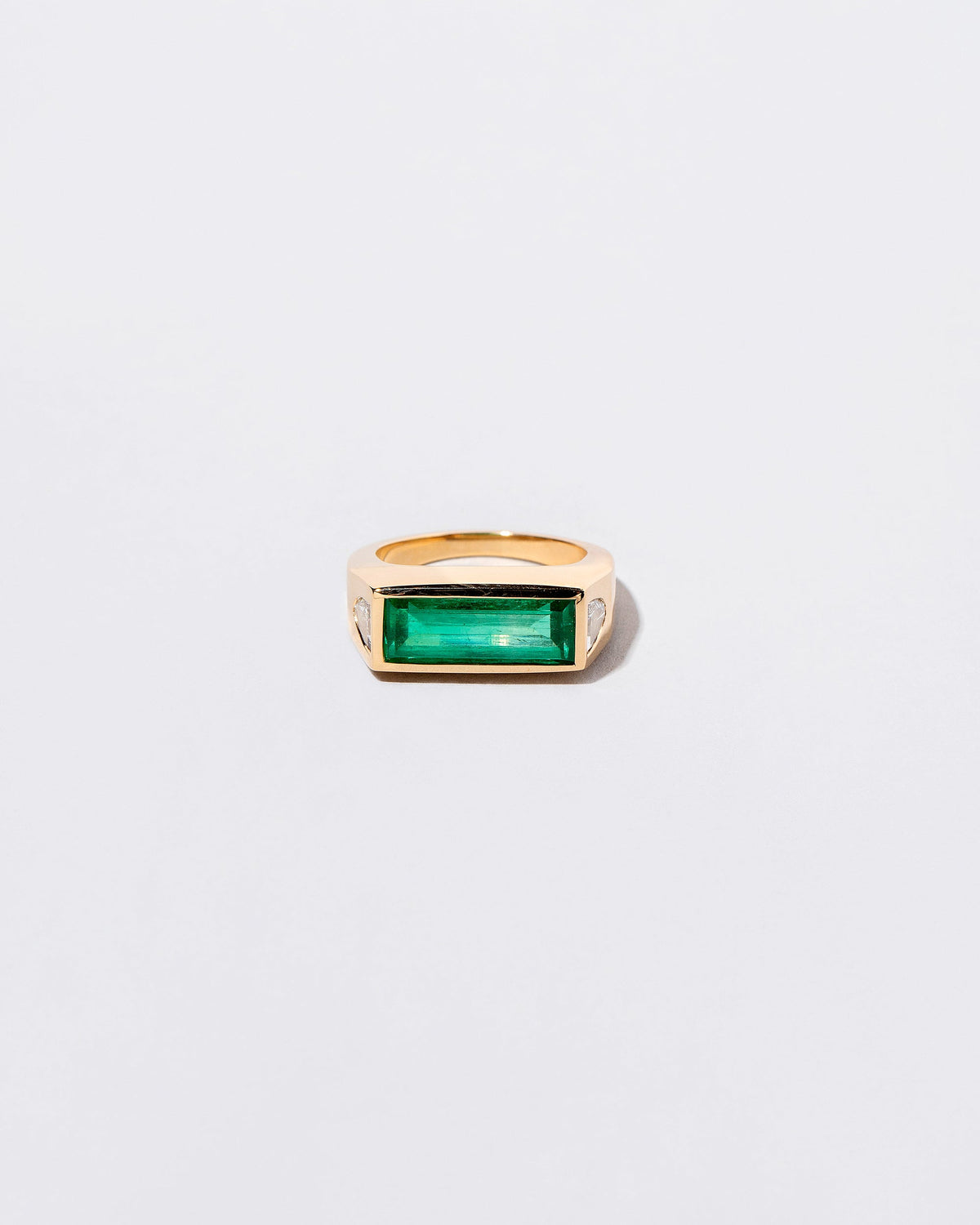 Figure Ring on light color background.