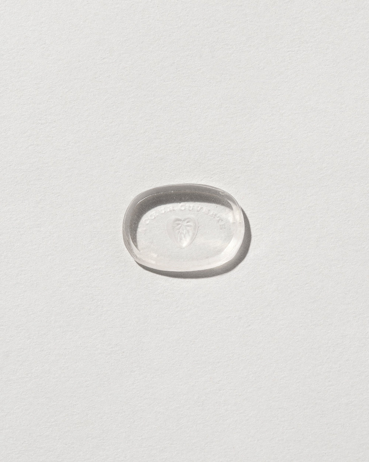  Open Heart Intaglio Seal on light color background.