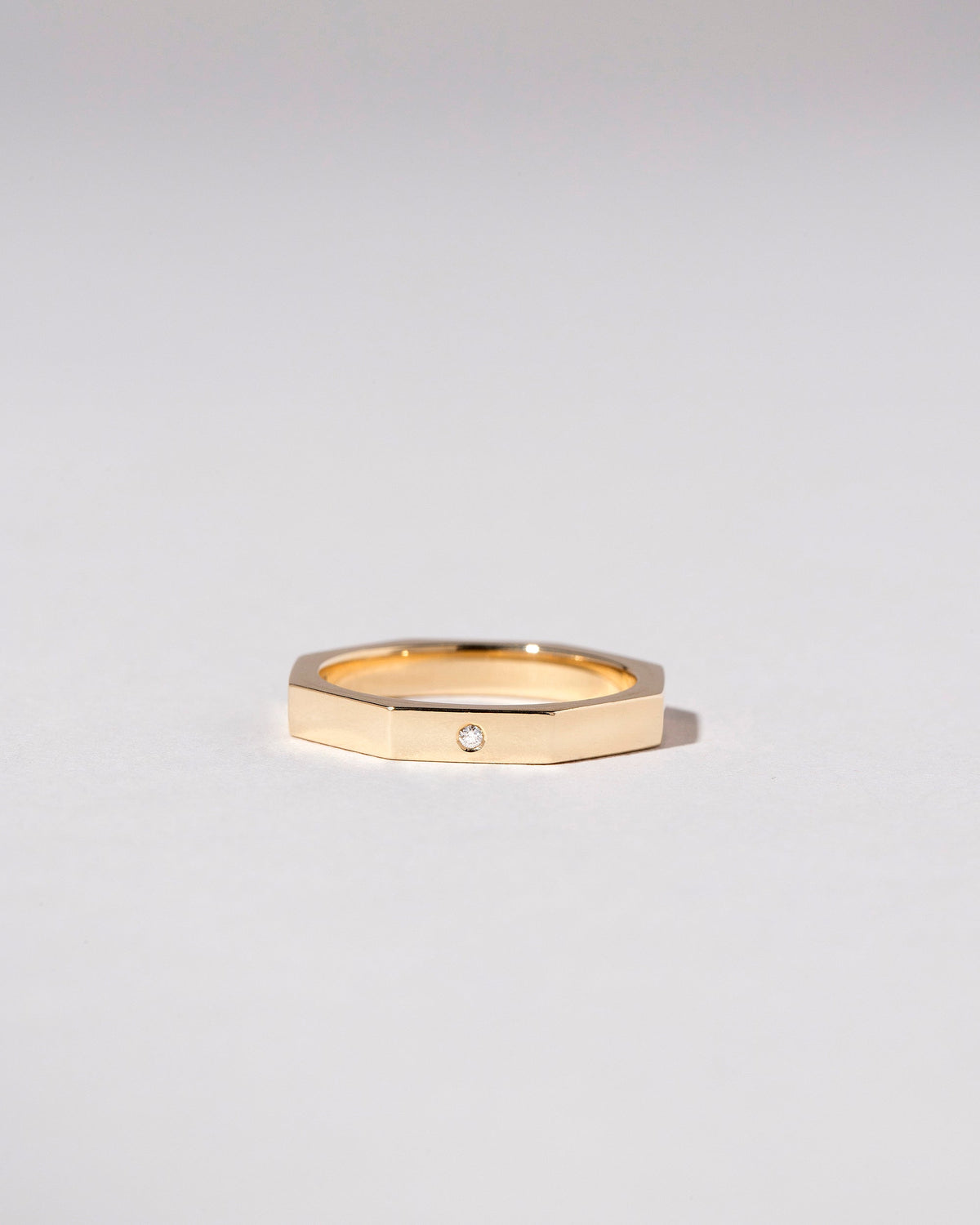  Segmented Band - 3mms on light color background.