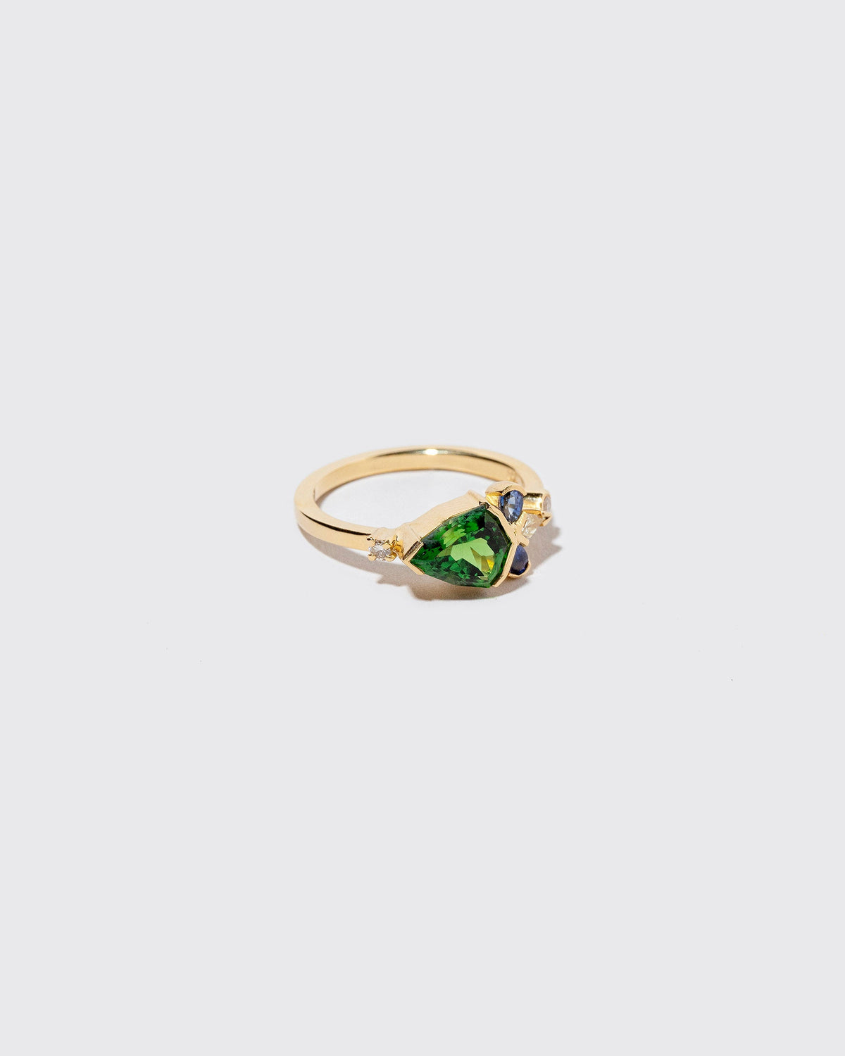  Phthalo Ring on light color background.