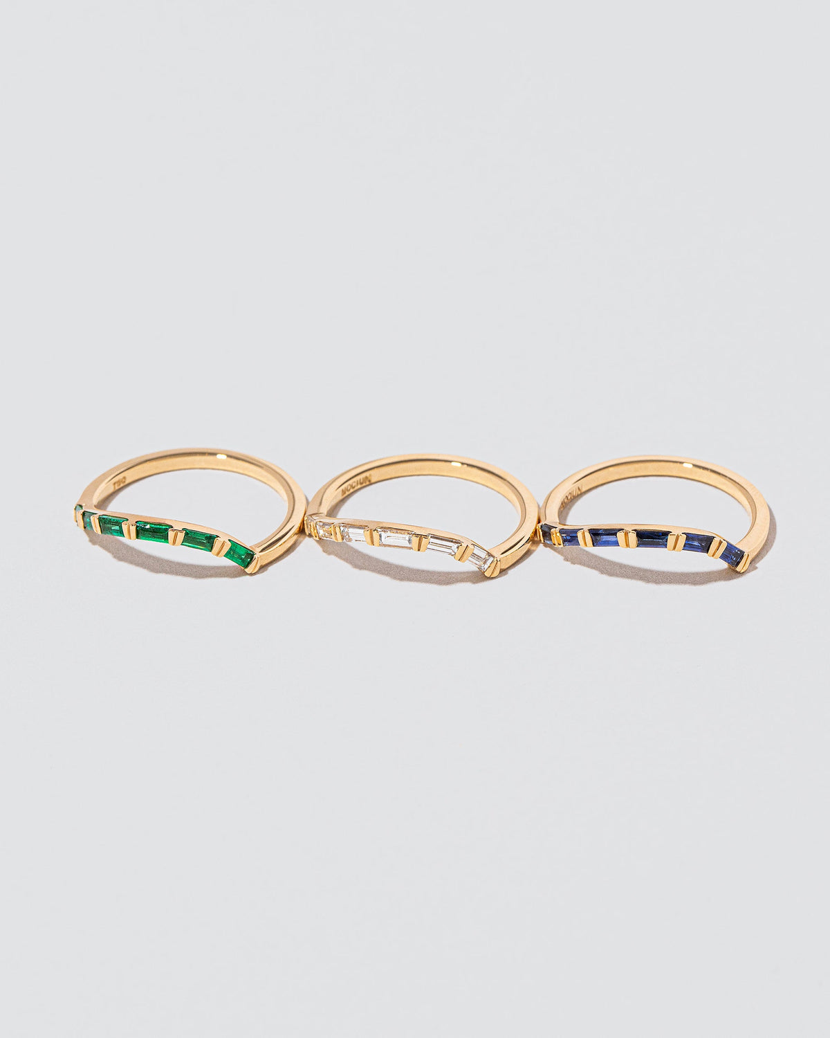  Right Slump Band - Baguette on light color background.
