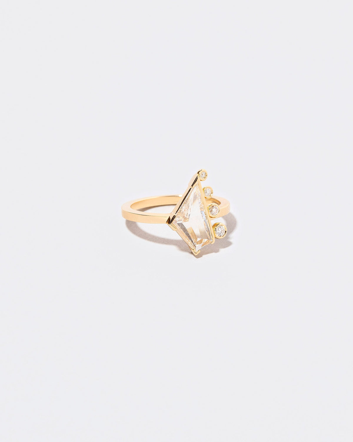  Perspective Ring on light color background.