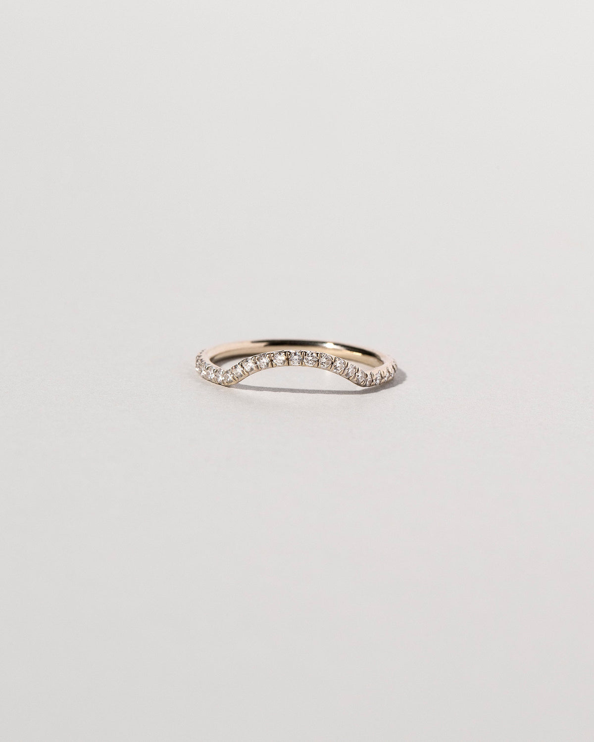  Mini Curve Band - Pavé on light color background.