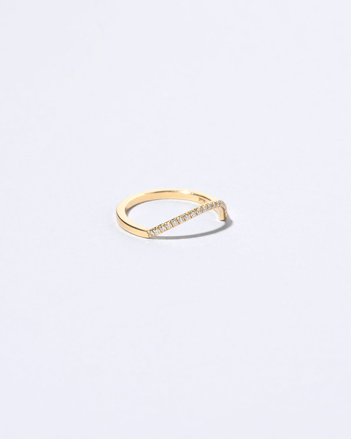  Right Slump Band - Pavé on light color background.