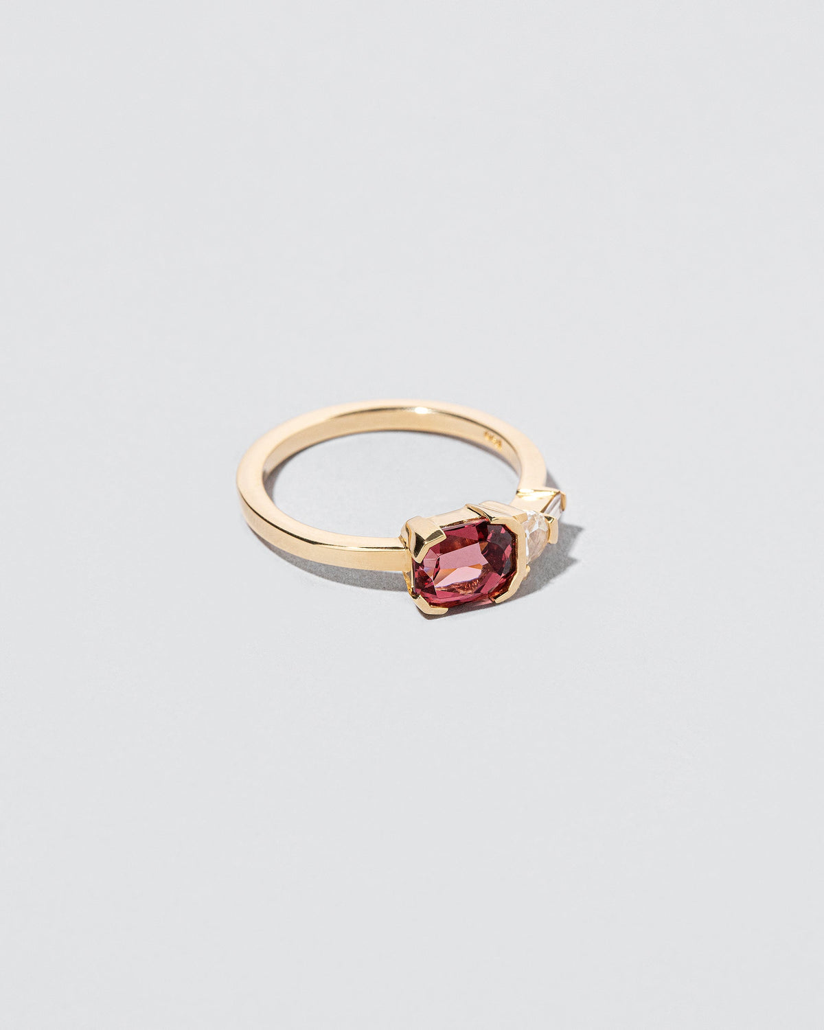  Eon Ring on light color background.