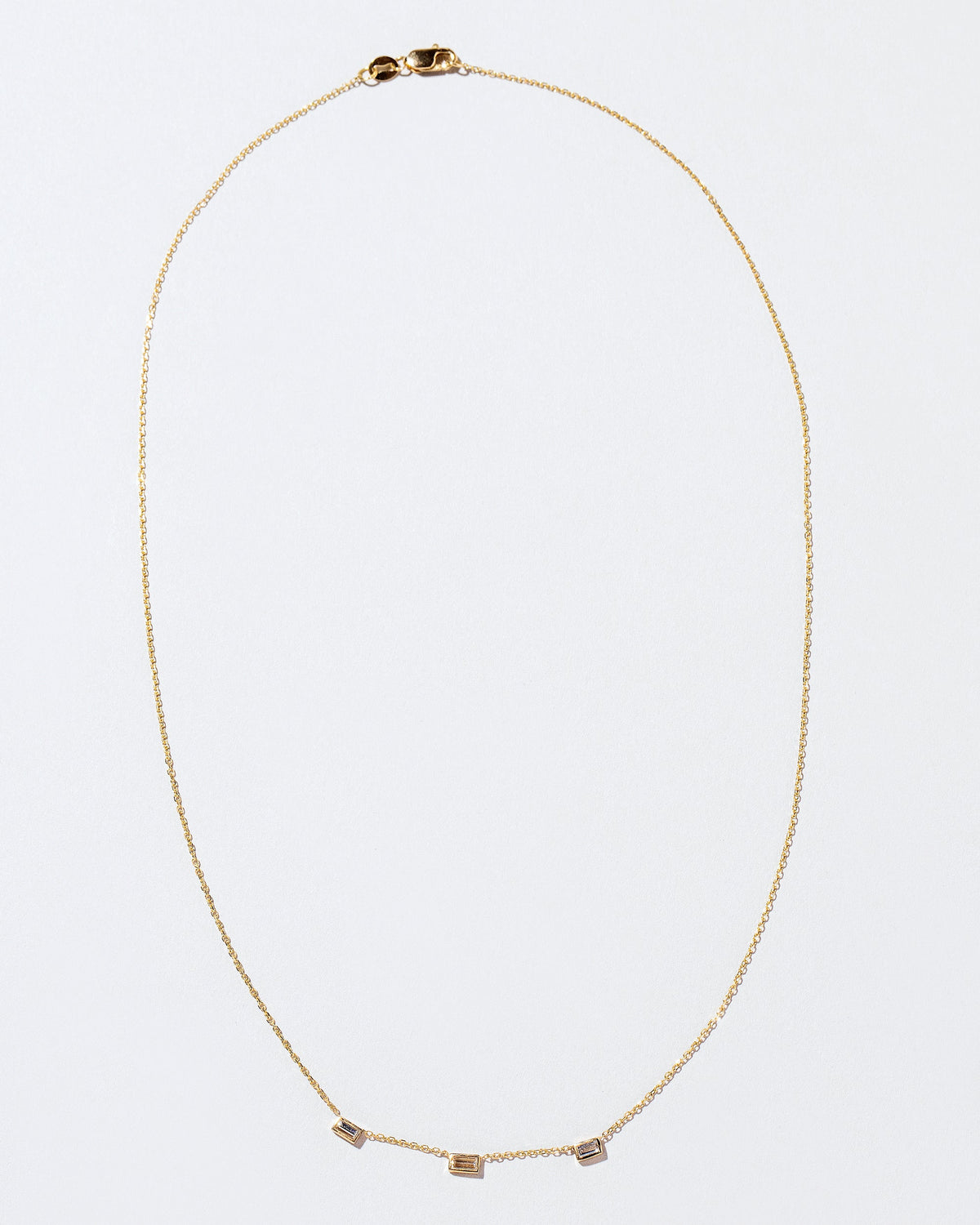  Vaeroy Necklace on light color background.