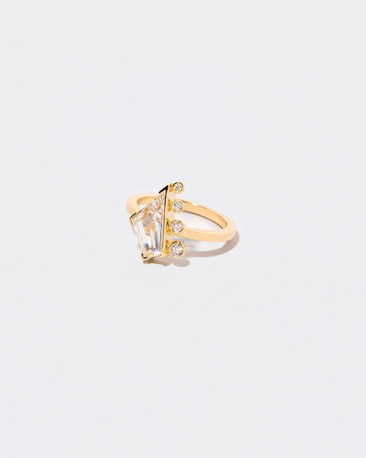  Perspective Ring on light color background.