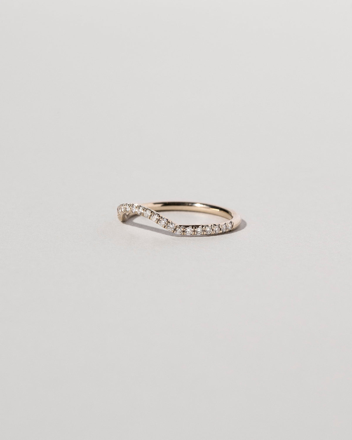  Mini Curve Band - Pavé on light color background.